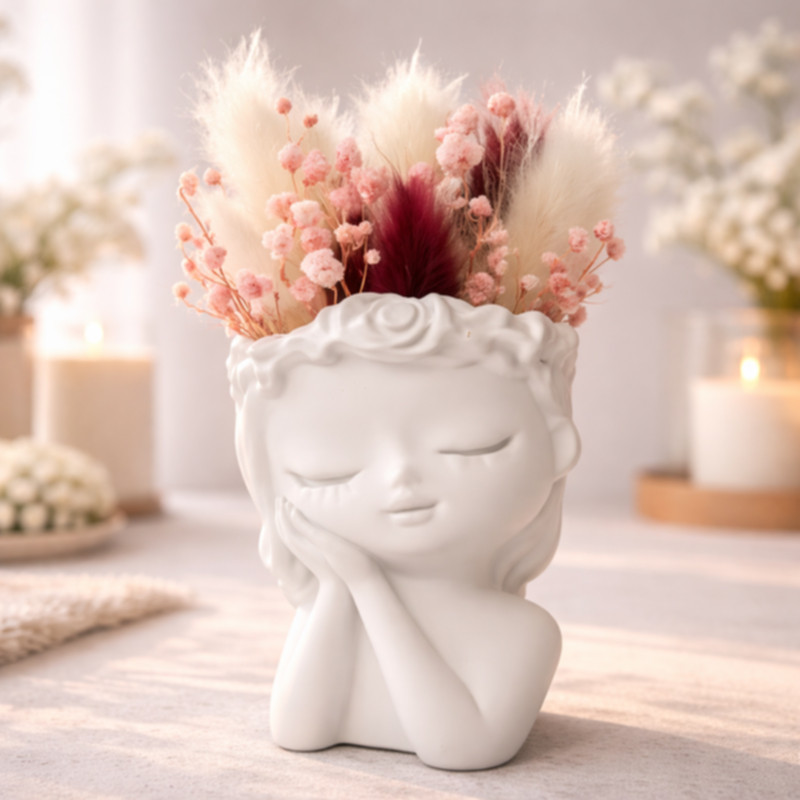 Blumenmädchen Ella mit Trockenblumen moderne Dekofigur